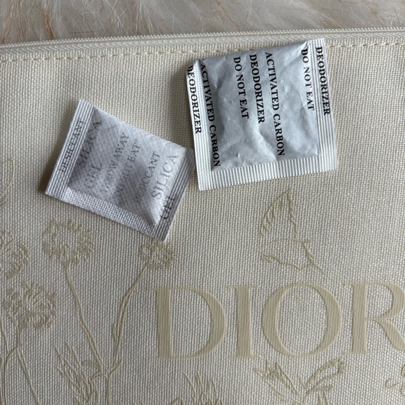 DIOR Cream Floral Cosmetics Pouch - Picture 6 of 13